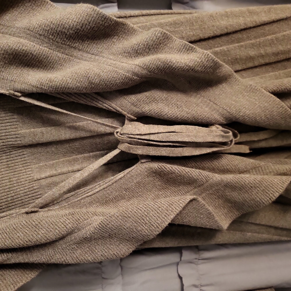 Long Ruffled Sweater - Picture 4 of 5